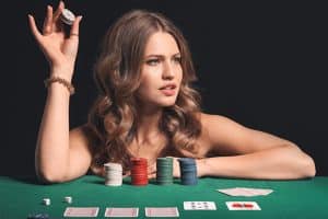 Cómo jugar cartas Póker